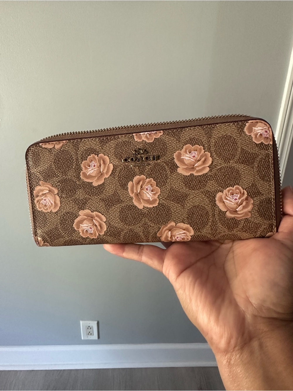 Coach Accordion Zip Wallet with Floral print - Picture 11 of 11